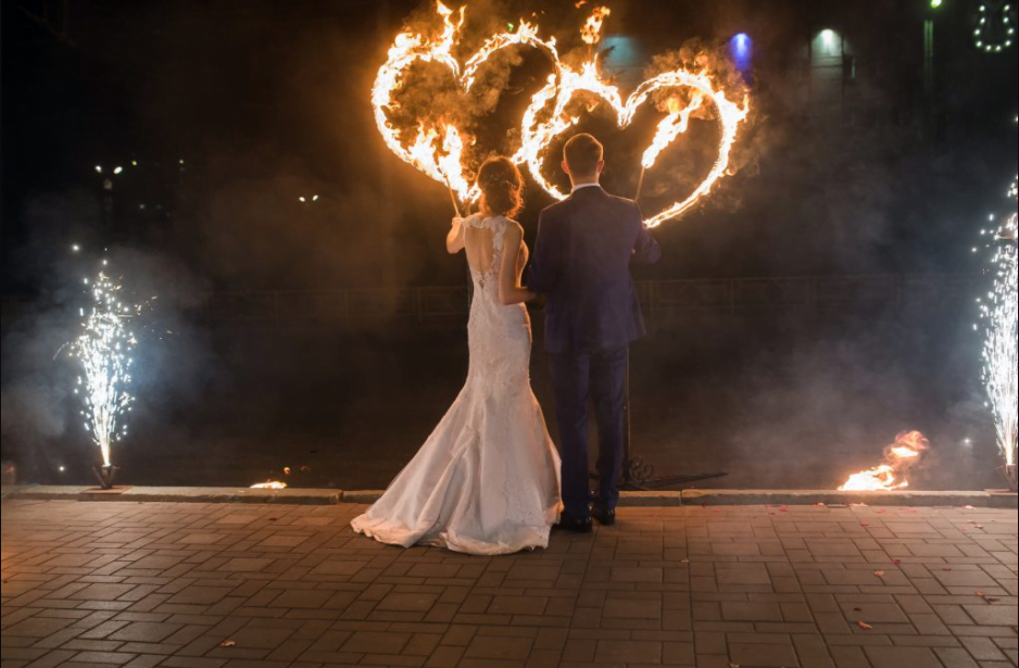 Why You Should Hire A Wedding Magician